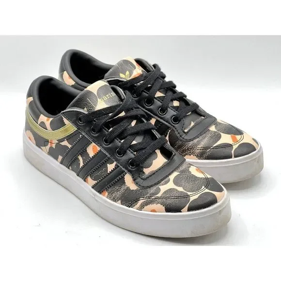 adidas gazelle silver green womens Adidas x Marimekko Women's Superstar Cloud White / Core Black / Grey Six  Low Top Sneakers main image 0
